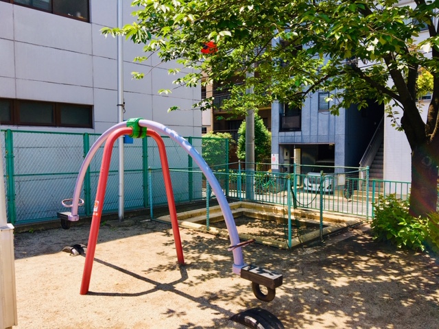 面白い形をしたシーソー