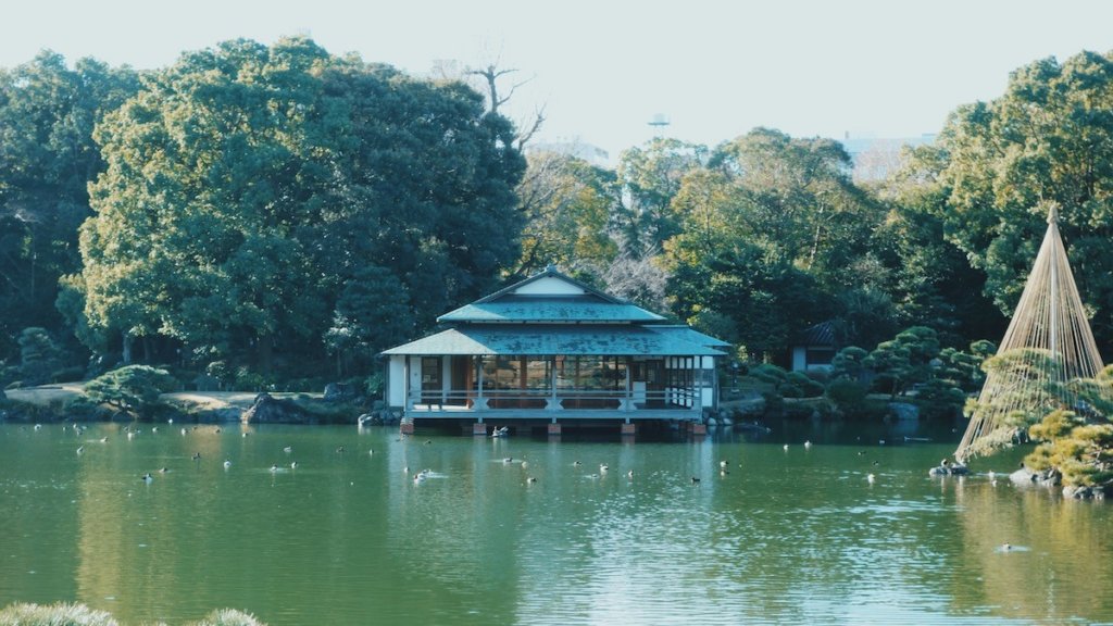清澄庭園内の涼亭