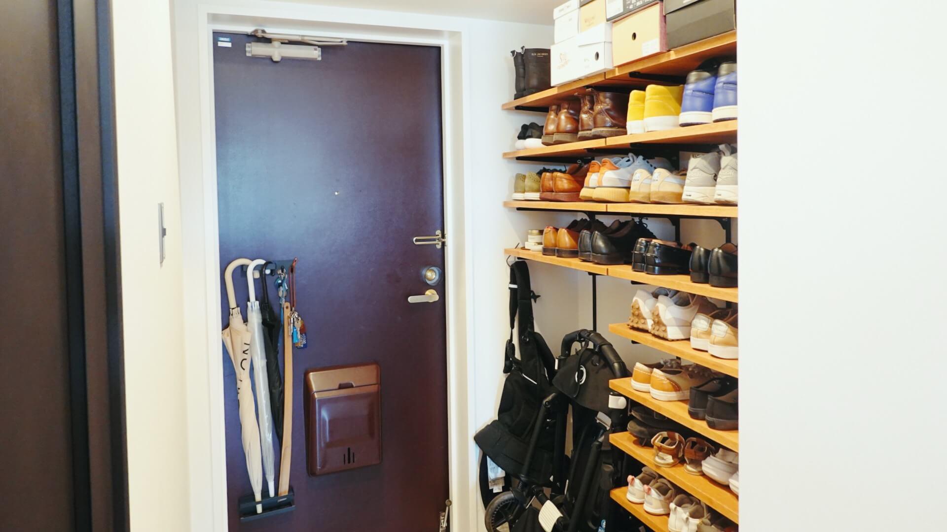 玄関にある見せる収納