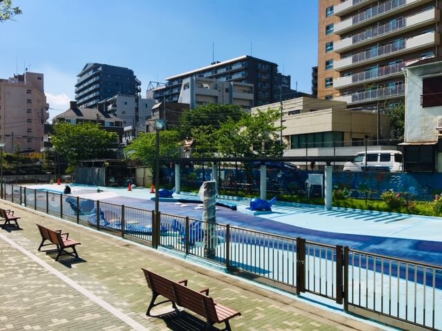 じゃぶじゃぶ池