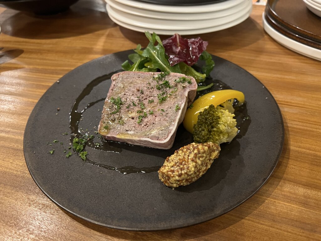 ビストロの定番、パテ・ド・カンパーニュ