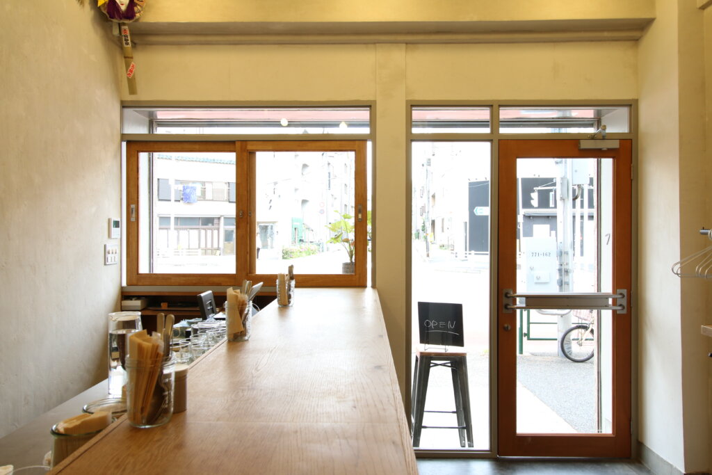 フダン店内から店頭方向